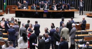 A derrubada foi articulada por prefeitos e congressistas, principalmente do Centrão; na imagem, o plenário do Congresso