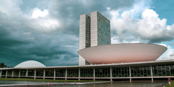 cartão corporativo. O texto agora segue para o Senado Federal. + Entenda o que é