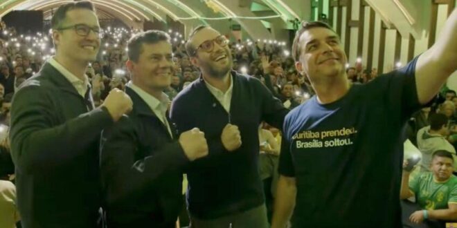 Flávio durante visitas à Casa Branca no início da semana. Flávio defende o comba