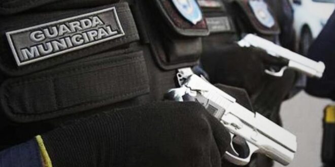 te de arma de fogo por Guardas Civis Municipais. Moraes pediu vista do processo