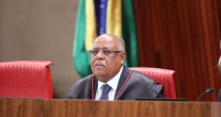 53 votos favoráveis e 16 contrários. O nome do magistrado recebeu o apoio da mai